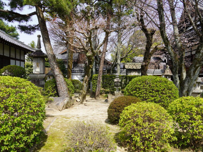 Homman-ji Temple, Kamogawa Delta and neighbourhood – Kyoto, Japan